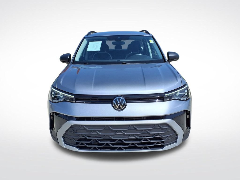 Used 2025 Volkswagen Taos S FWD image 2
