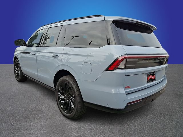 New 2025 Lincoln Navigator Reserve w/ Jet Appearance Package AWD/4WD image 4