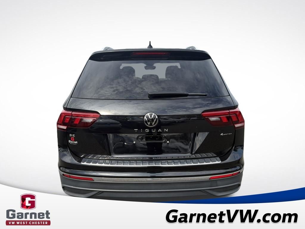 Certified 2023 Volkswagen Tiguan SE w/ Panoramic Sunroof Package AWD/4WD image 4
