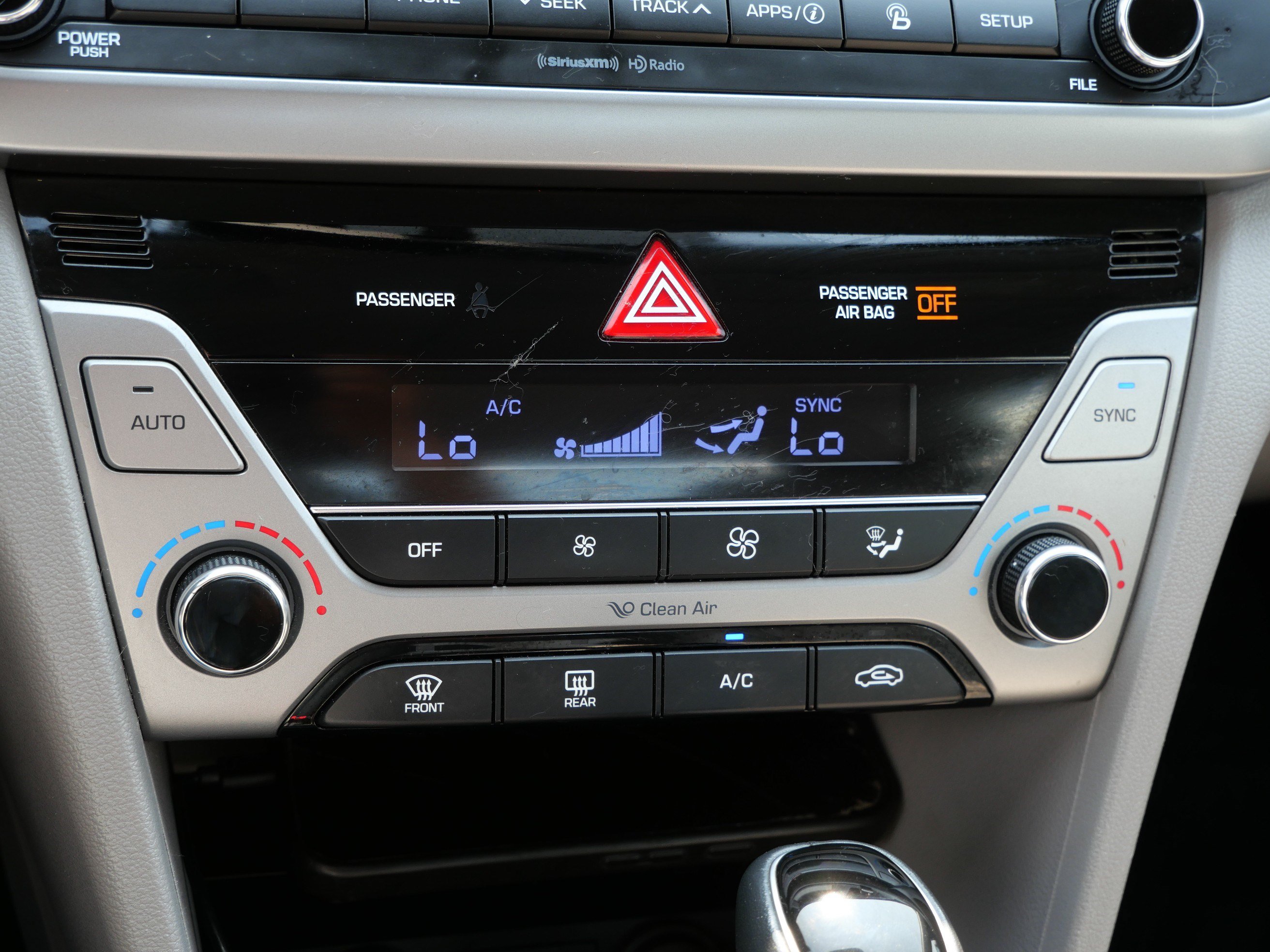 Used 2017 Hyundai Elantra Limited FWD image 23