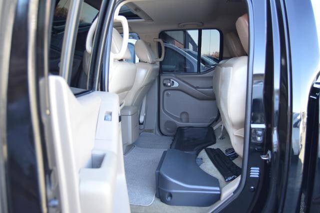 Used 2012 Nissan Frontier SL w/ Moonroof Pkg image 14