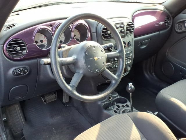 Used 2005 Chrysler PT Cruiser Touring FWD image 12