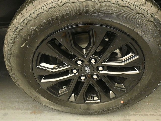 New 2026 Ford F150 Lariat w/ Equipment Group 502A High image 9