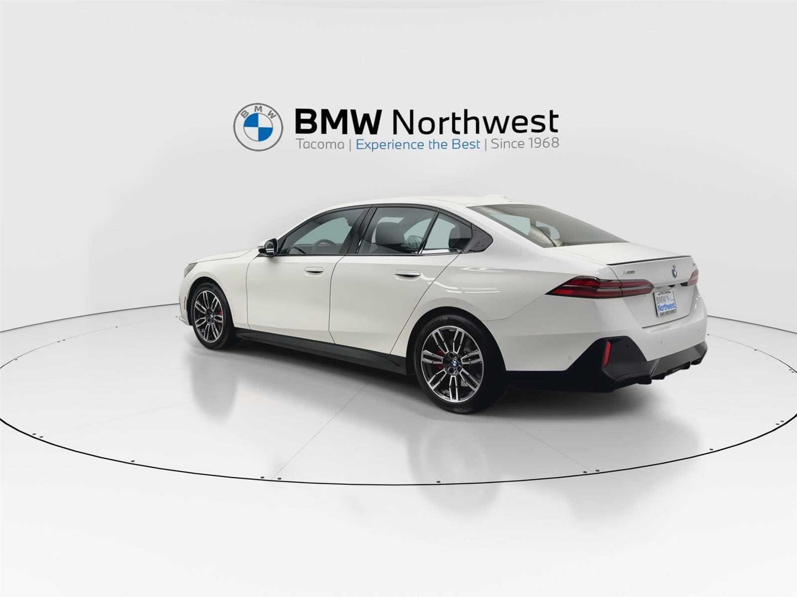 Used 2025 BMW 530i xDrive w/ M Sport Package AWD/4WD image 12
