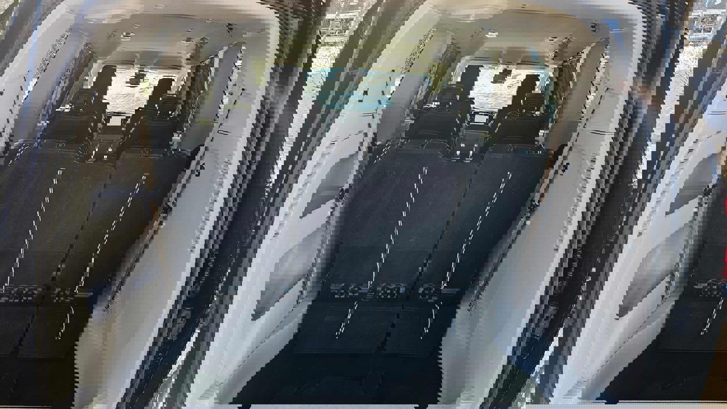 Used 2024 Chrysler Pacifica Touring-L image 17