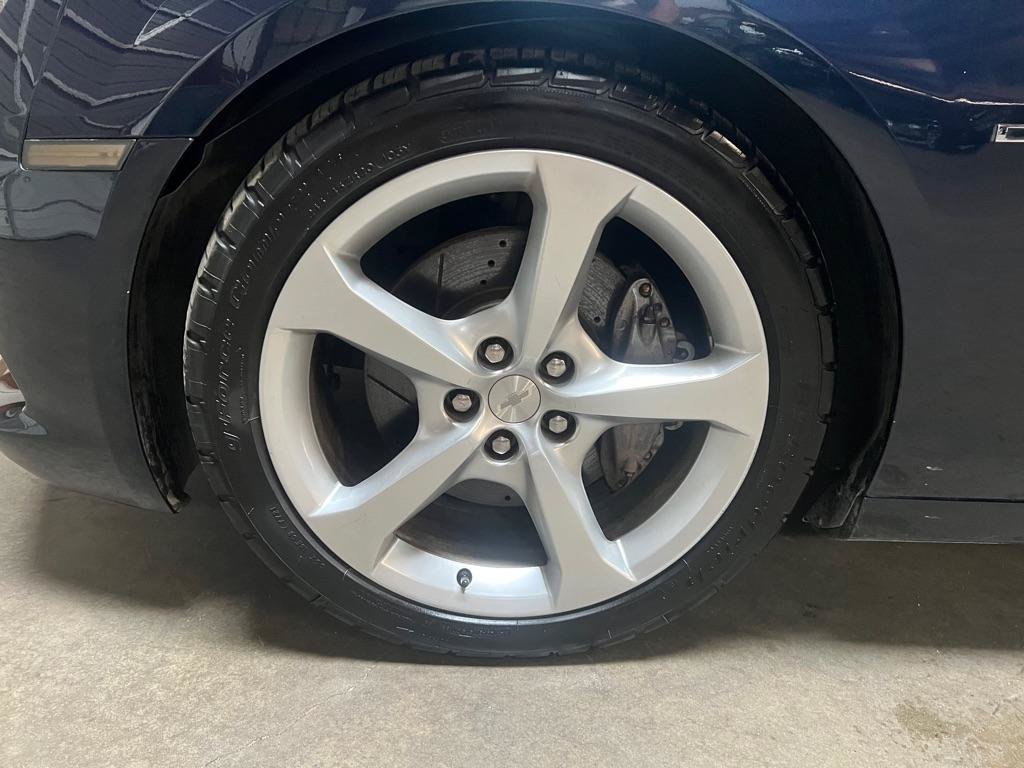 Used 2015 Chevrolet Camaro SS w/ RS Package RWD image 17
