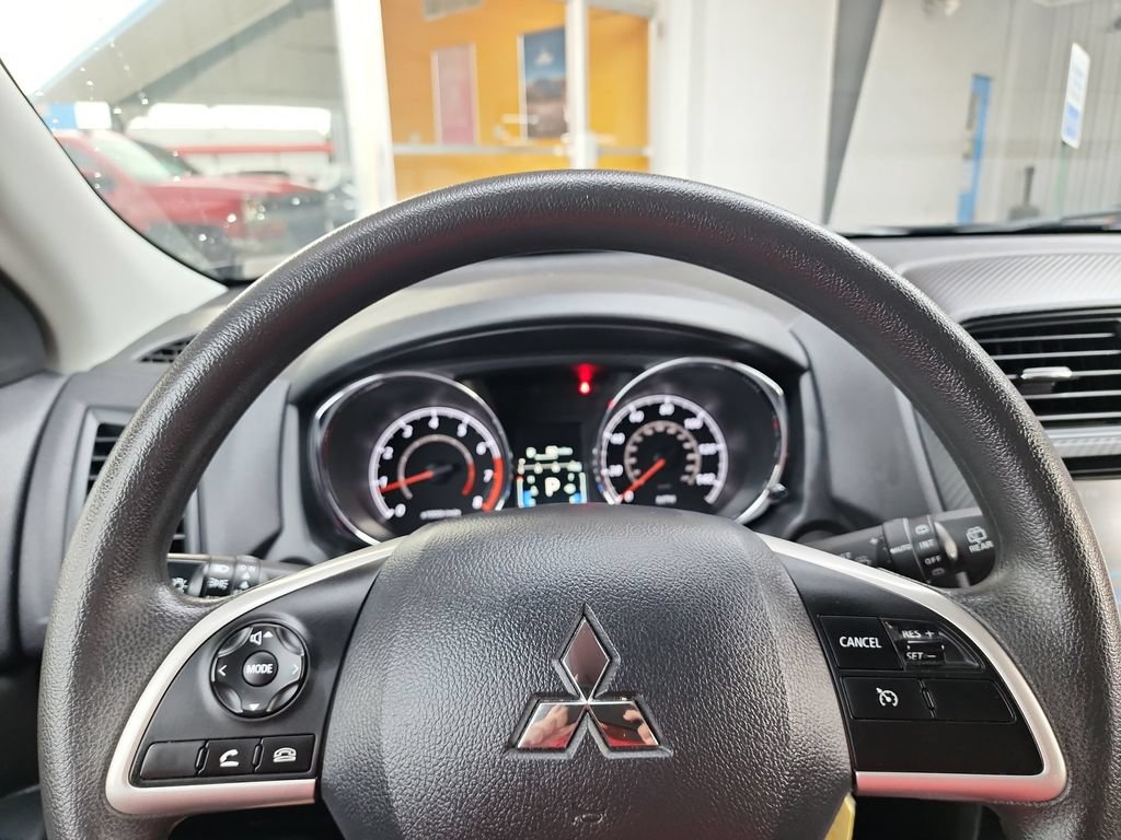Used 2025 Mitsubishi Outlander Sport ES AWD/4WD image 20