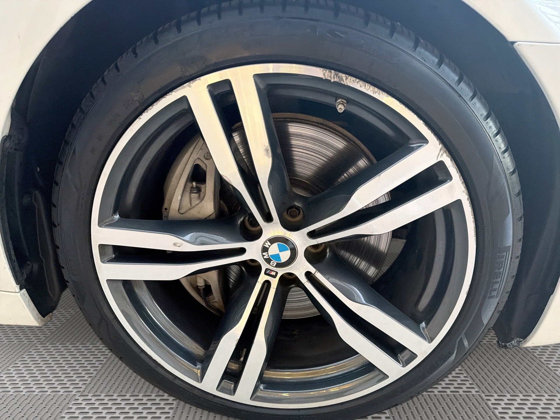 Used 2017 BMW 750i RWD image 31