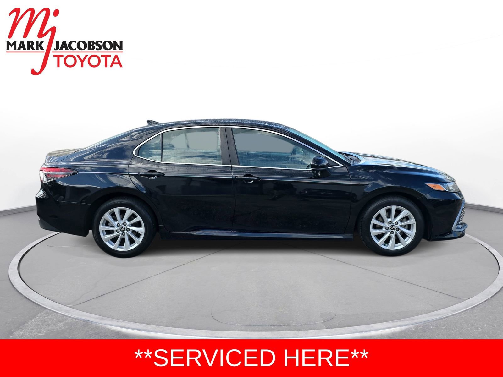 Used 2021 Toyota Camry LE image 6