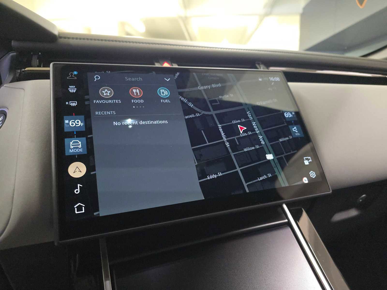 New 2026 Land Rover Range Rover Velar Dynamic SE image 29