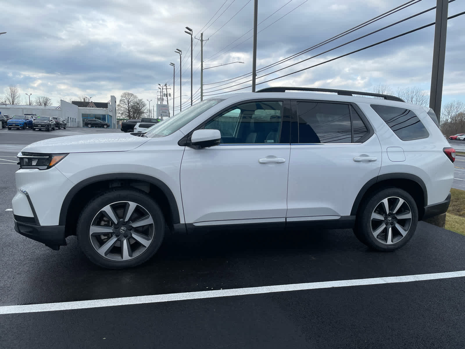 Used 2023 Honda Pilot Elite image 3