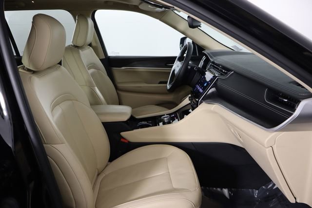Used 2022 Jeep Grand Cherokee Limited AWD/4WD image 18