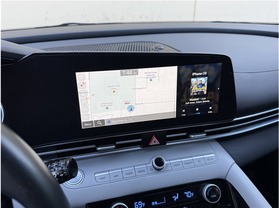 Used 2022 Hyundai Elantra Limited w/ Preferred Accessory Package image 19