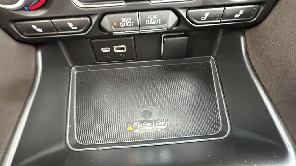 Used 2023 Chevrolet Tahoe Z71 image 24