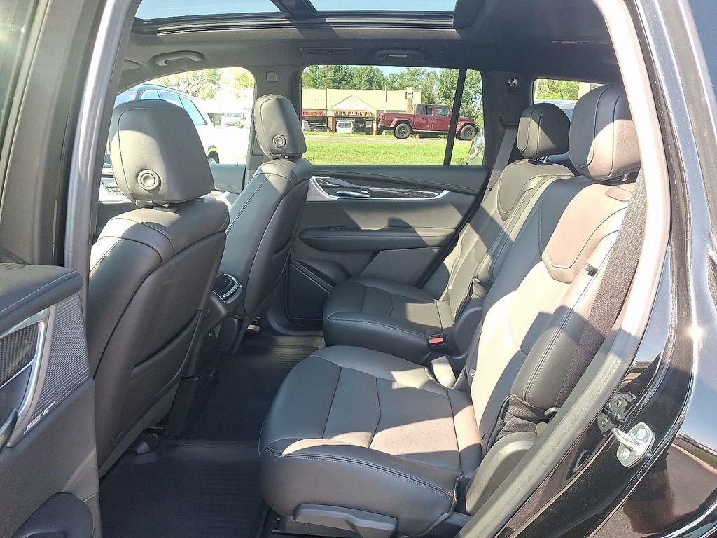 Certified 2024 Cadillac XT6 Sport w/ LPO, ONYX Package AWD/4WD image 11