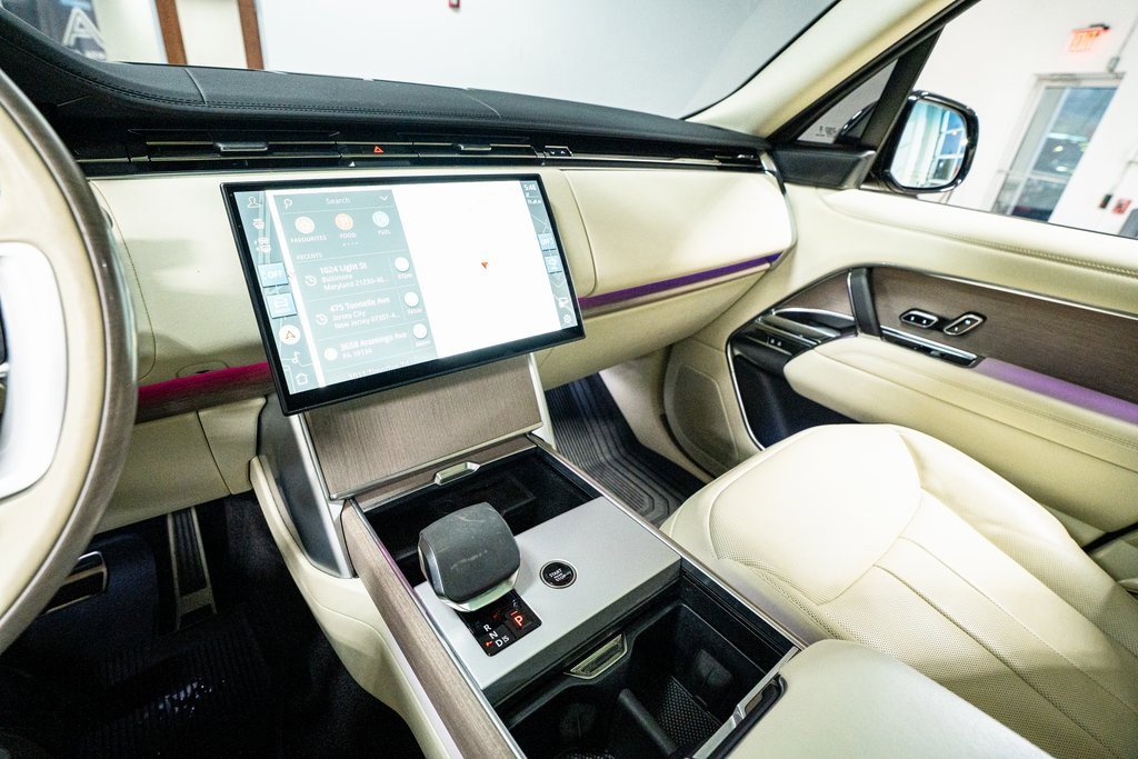 Used 2024 Land Rover Range Rover SE image 42