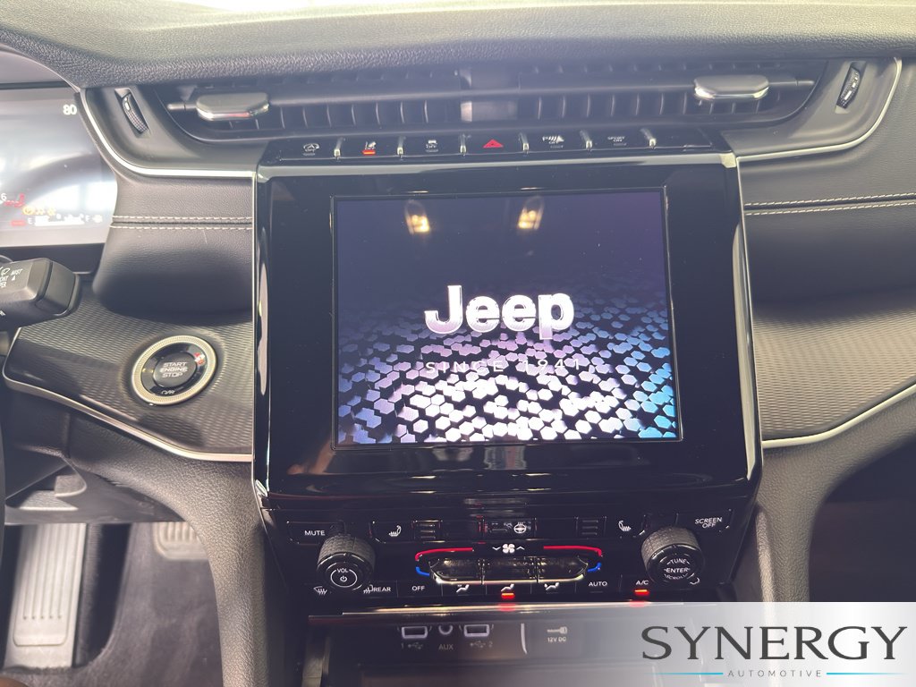 Used 2025 Jeep Grand Cherokee L Laredo AWD/4WD image 10