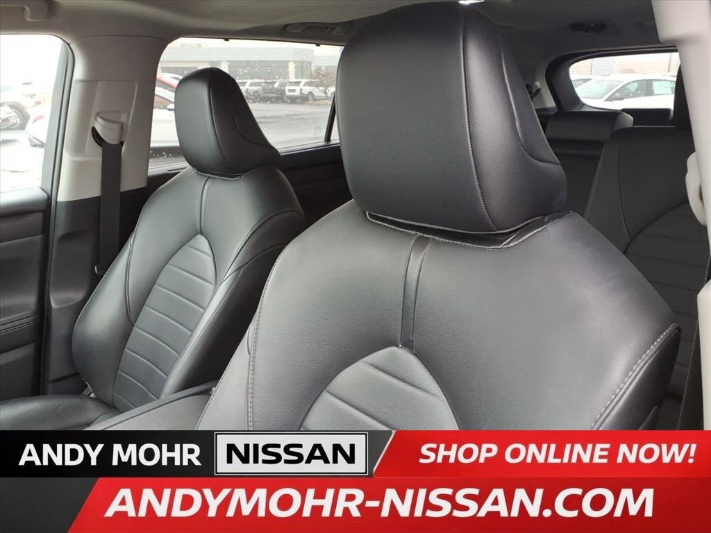 Used 2021 Toyota Highlander XLE image 13