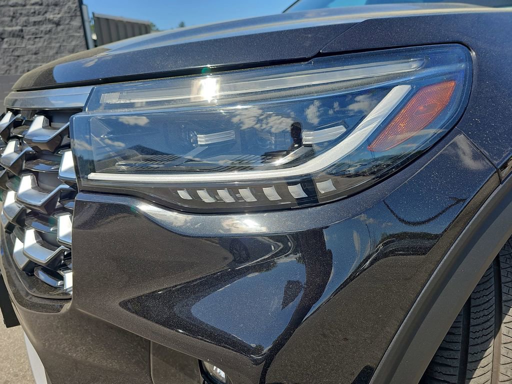 Used 2025 Ford Explorer Platinum w/ LUX Leather Package image 36