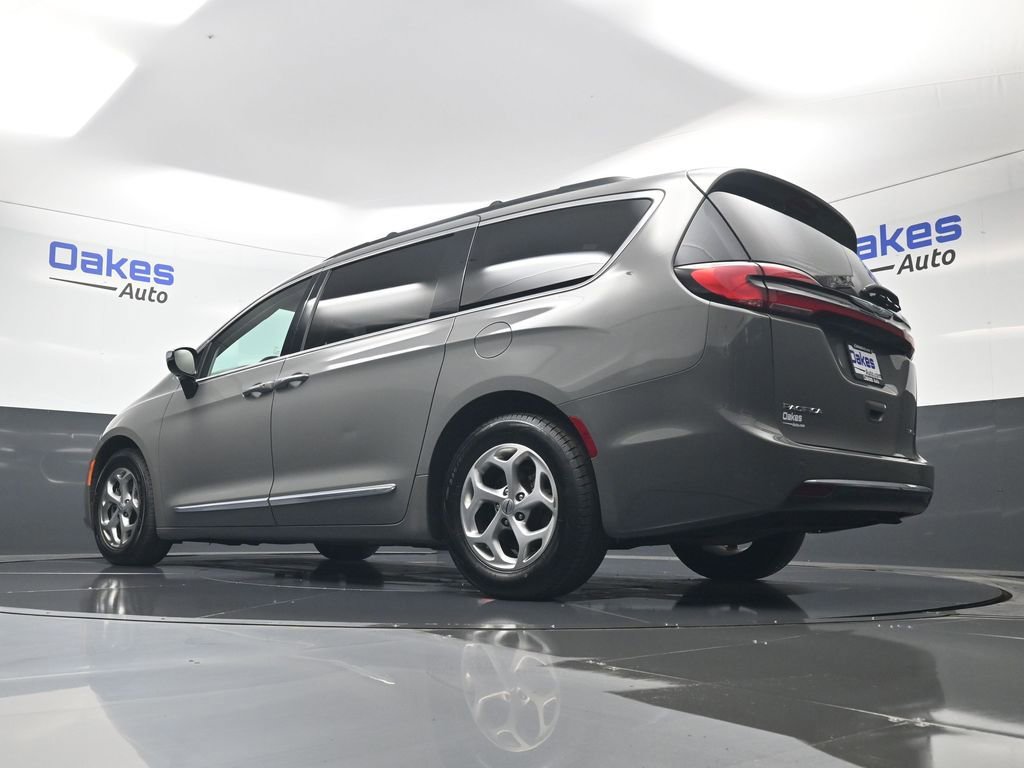Used 2023 Chrysler Pacifica Limited image 42