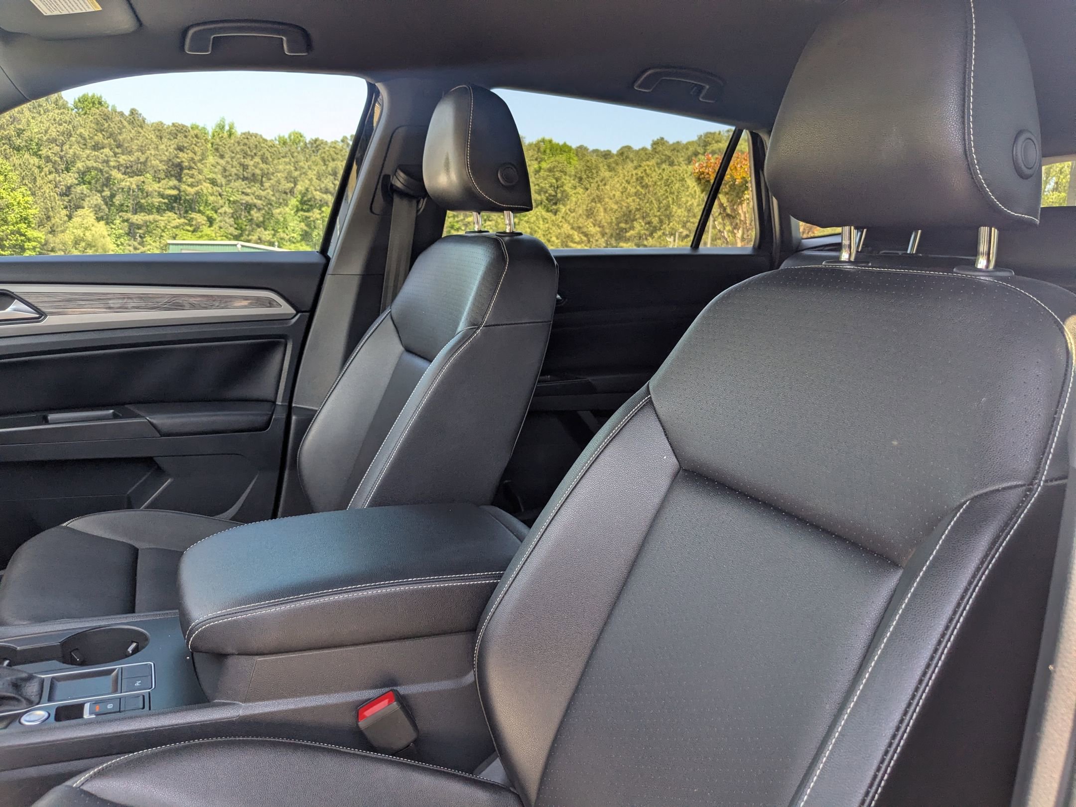 Used 2020 Volkswagen Atlas Cross Sport SE w/ Towing Package image 14