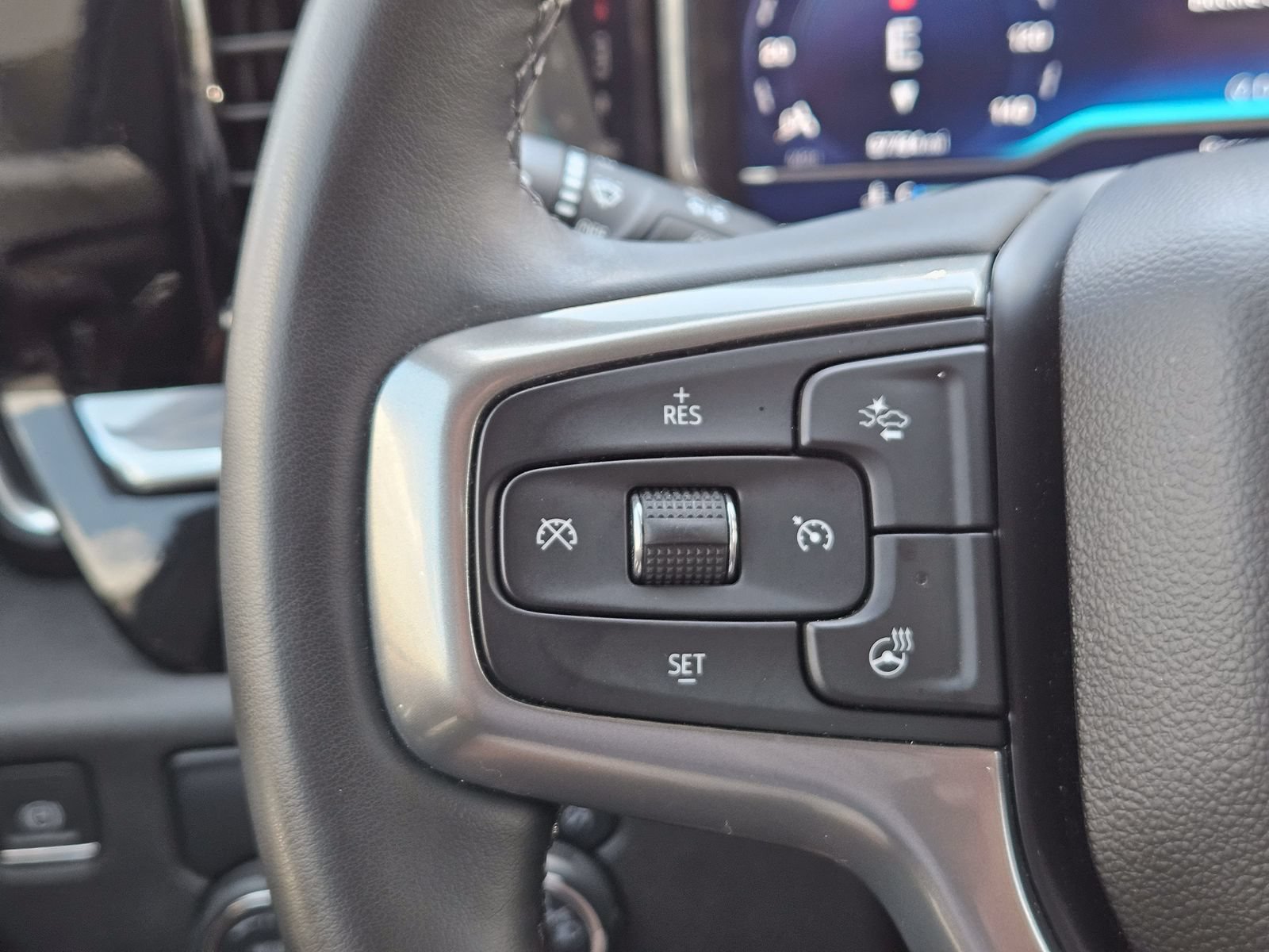 Used 2024 Chevrolet Silverado 1500 LT RWD image 25