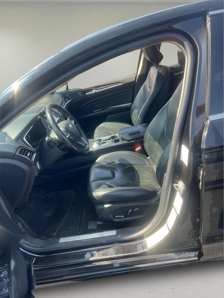 Used 2019 Ford Fusion Titanium image 5