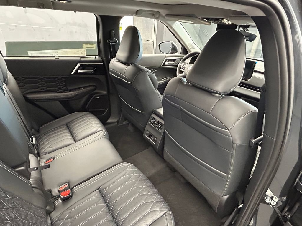 New 2026 Mitsubishi Outlander SEL FWD image 50