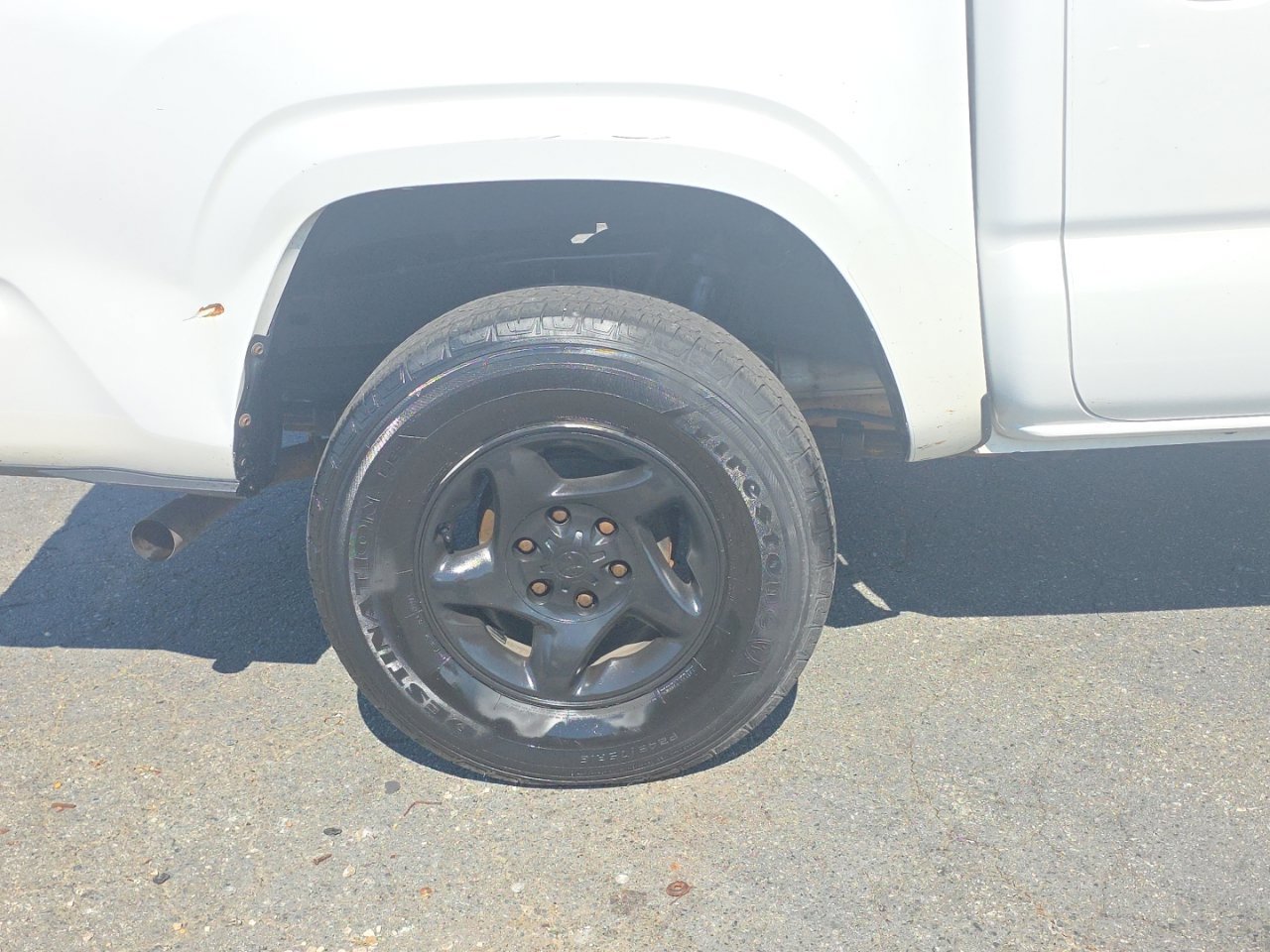 Used 2020 Toyota Tacoma SR AWD/4WD image 9