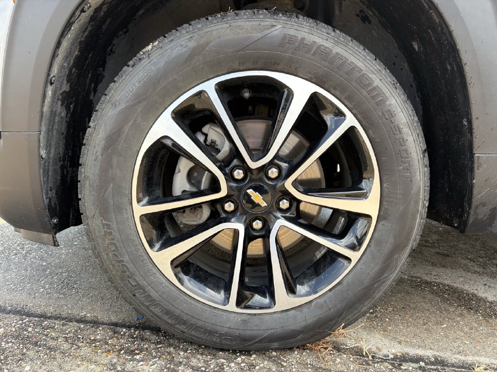 Used 2025 Chevrolet TrailBlazer LT AWD/4WD image 9