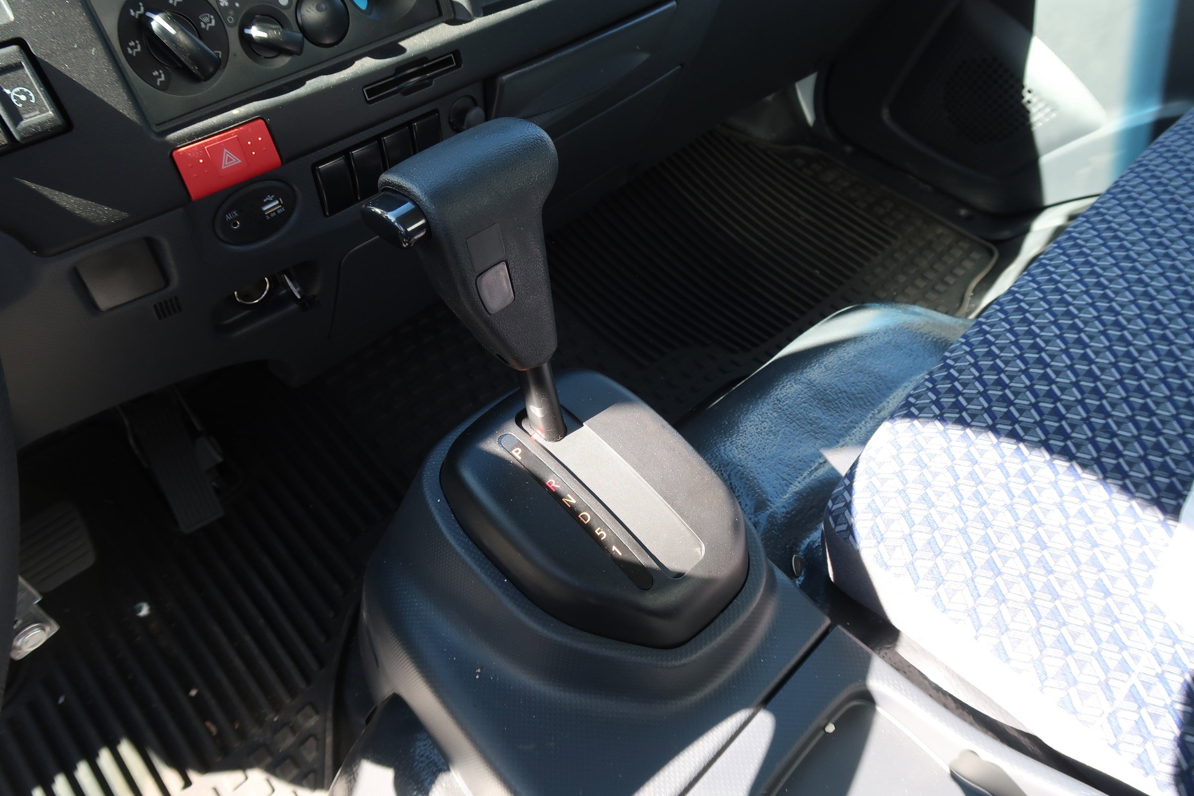 Used 2025 Chevrolet Low Cab Forward RWD image 21