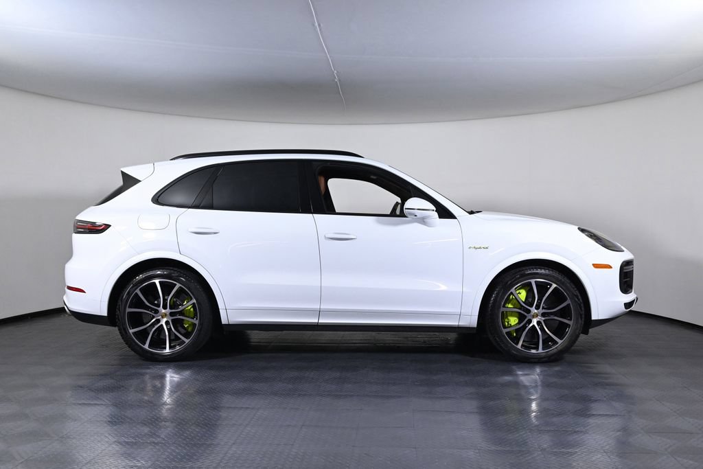 Certified 2023 Porsche Cayenne Turbo S AWD/4WD image 8