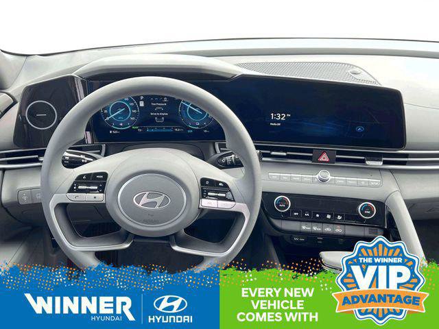 New 2025 Hyundai Elantra Blue image 18