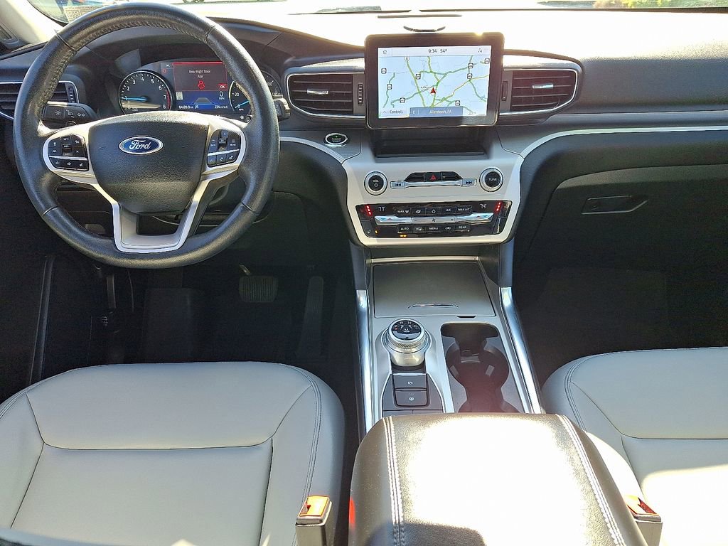 Used 2021 Ford Explorer XLT w/ Equipment Group 202A AWD/4WD image 15