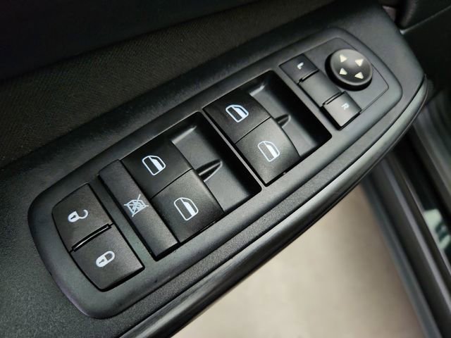 Used 2015 Jeep Cherokee Sport w/ Cold Weather Group AWD/4WD image 20