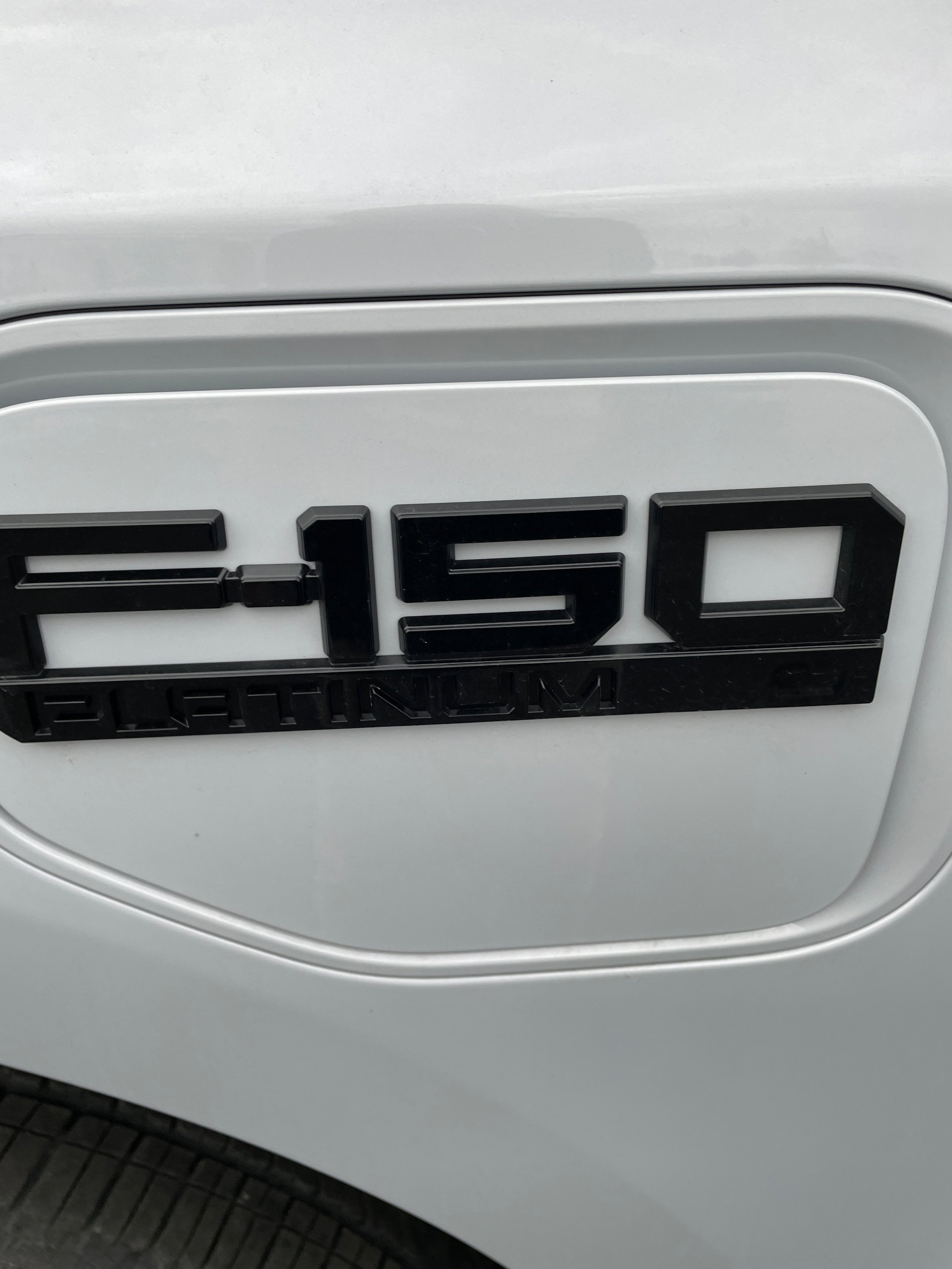 New 2025 Ford F150 Lightning Platinum w/ Dark Elements Package AWD/4WD image 10