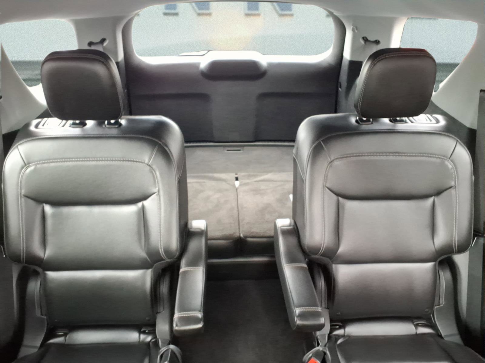 Used 2022 Ford Explorer XLT w/ Equipment Group 202A image 17