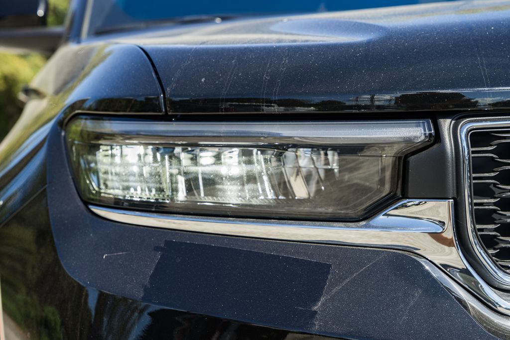 New 2025 Jeep Grand Cherokee Laredo X w/ Luxury Tech Group I image 14