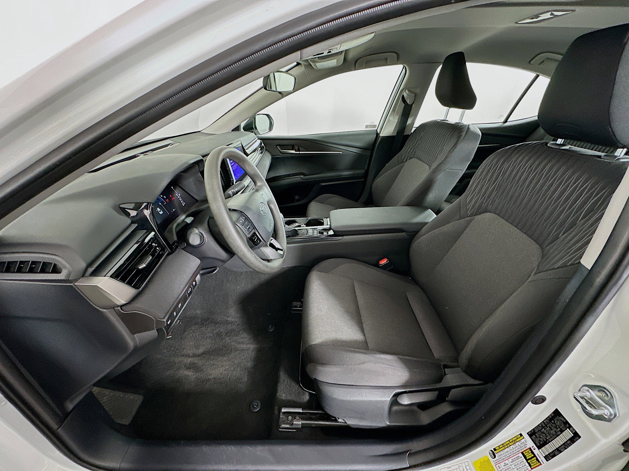 Used 2025 Toyota Camry LE image 13