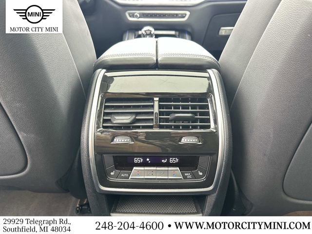 Used 2022 BMW X7 xDrive40i w/ M Sport Package image 19