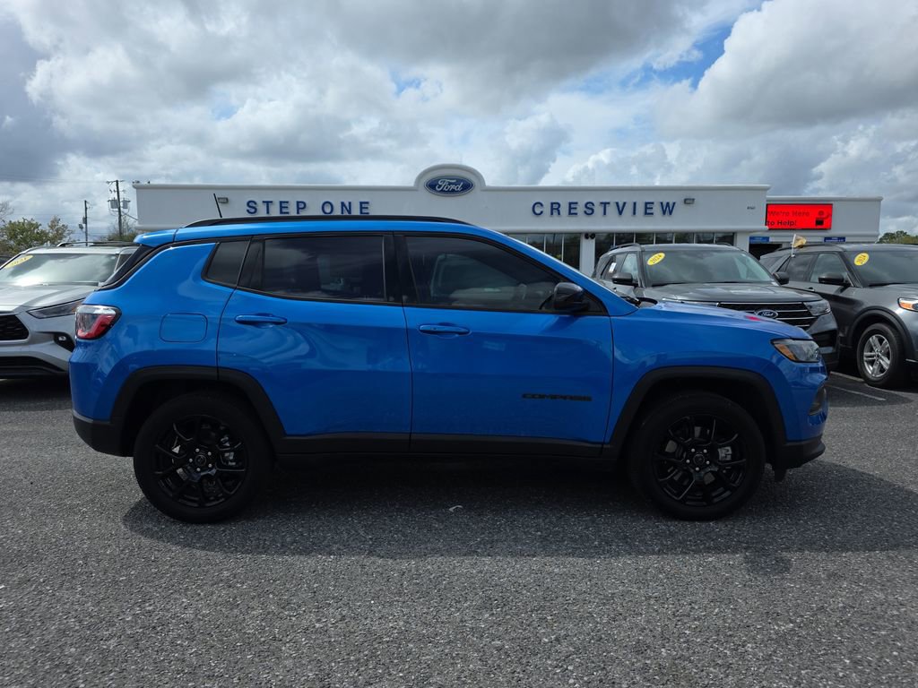 Used 2026 Jeep Compass Latitude AWD/4WD image 4