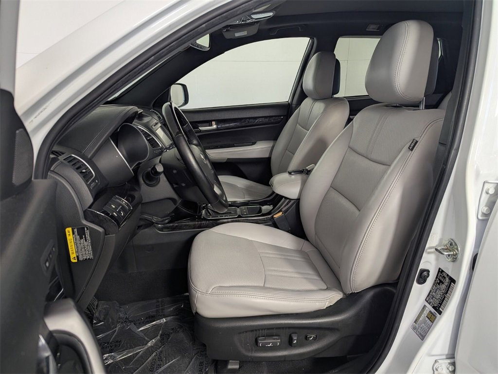 Used 2014 Kia Sorento SX w/ 3rd Row Package image 11