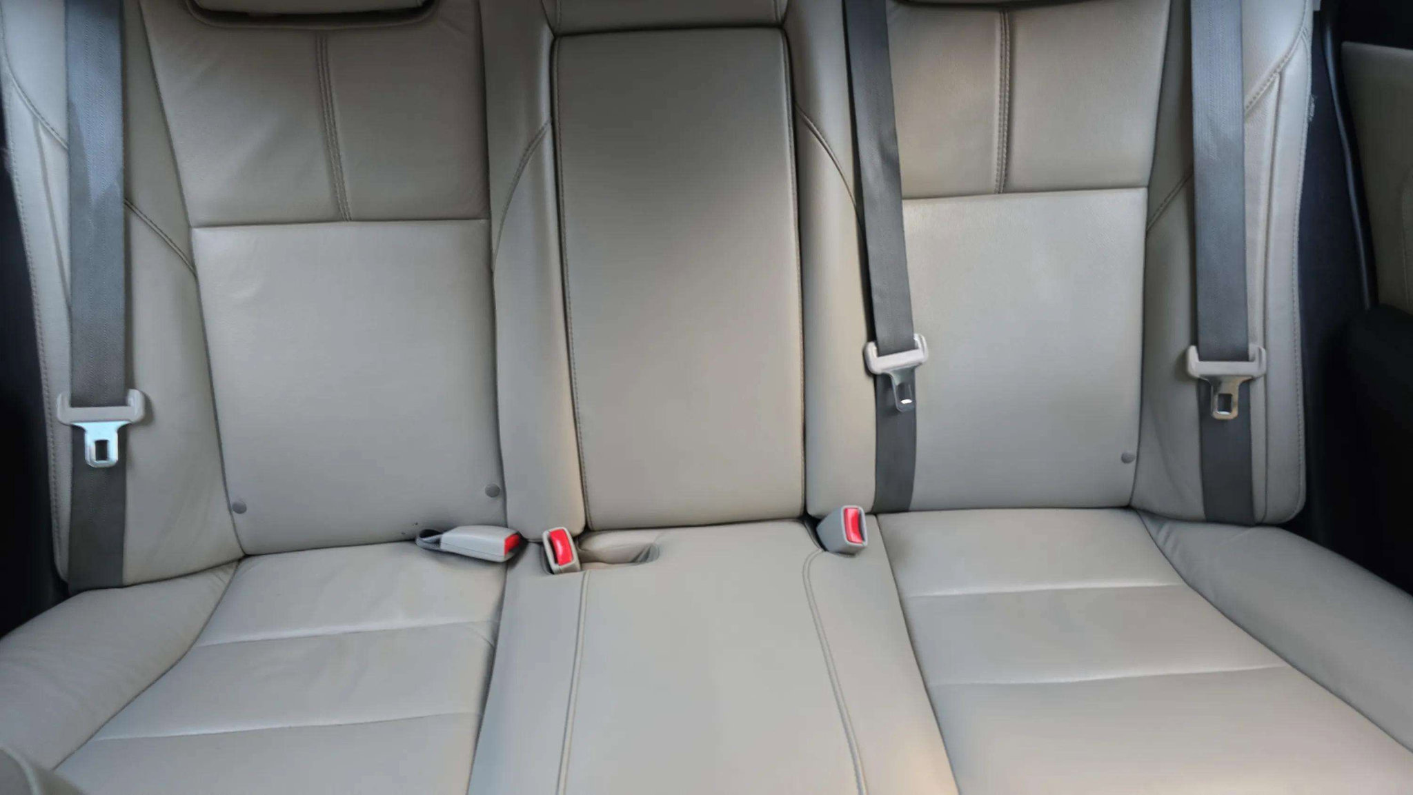 Used 2018 Toyota Avalon XLE Premium image 19