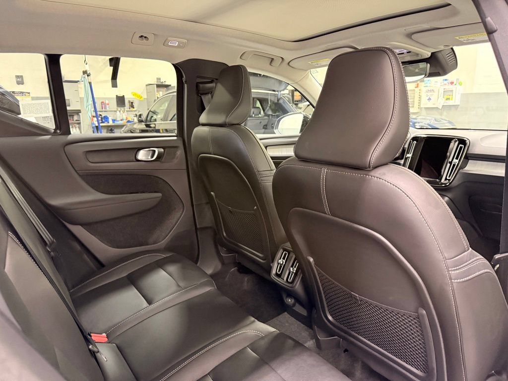 Used 2026 Volvo XC40 B5 Core AWD/4WD image 25