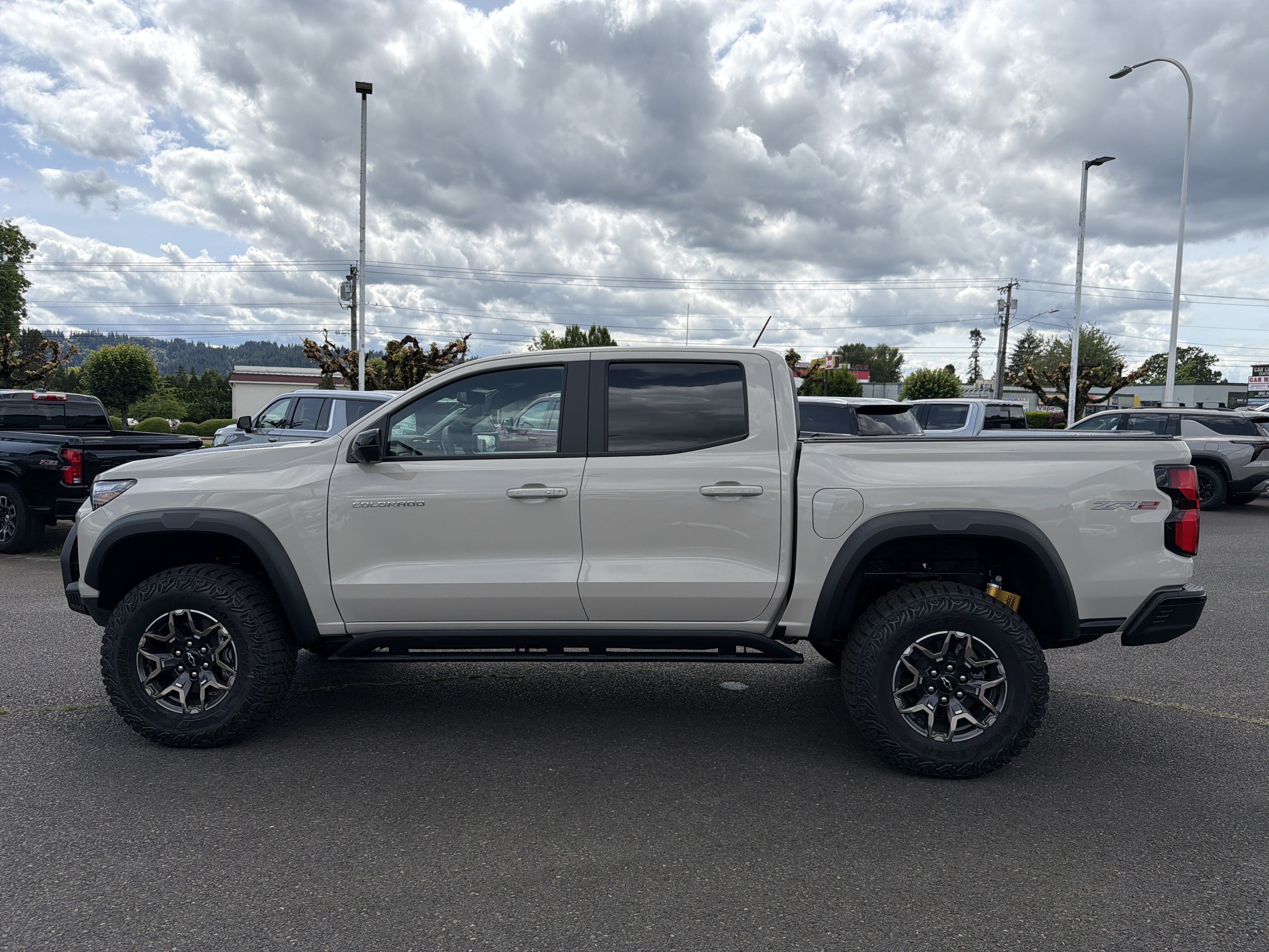 New 2026 Chevrolet Colorado ZR2 w/ Off-Road Front Bumper Package AWD/4WD image 2