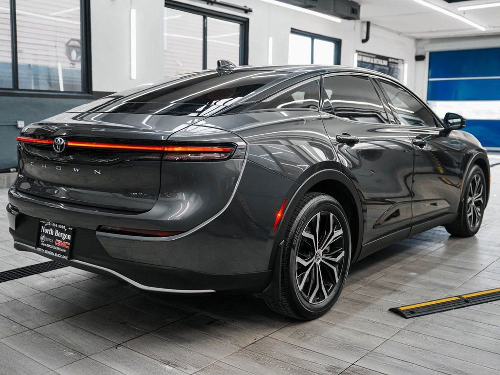 Used 2023 Toyota Crown XLE image 8