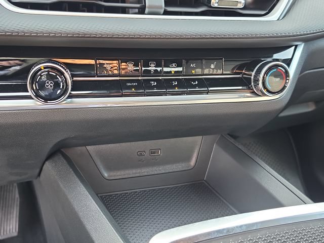 New 2026 Chevrolet Equinox LT w/ Safety and Technology Package FWD image 23
