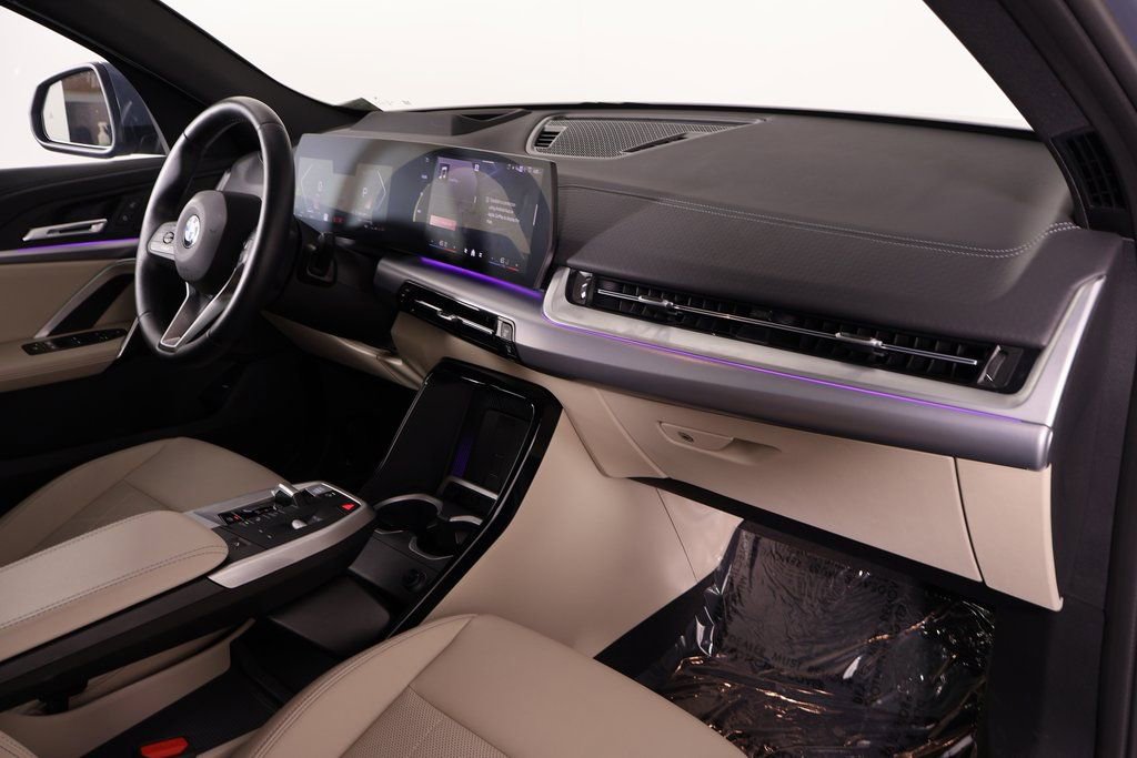 Certified 2025 BMW X2 xDrive28i w/ Technology Package image 9
