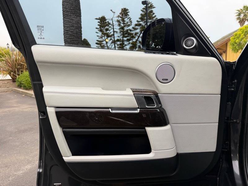Used 2014 Land Rover Range Rover Supercharged AWD/4WD image 37