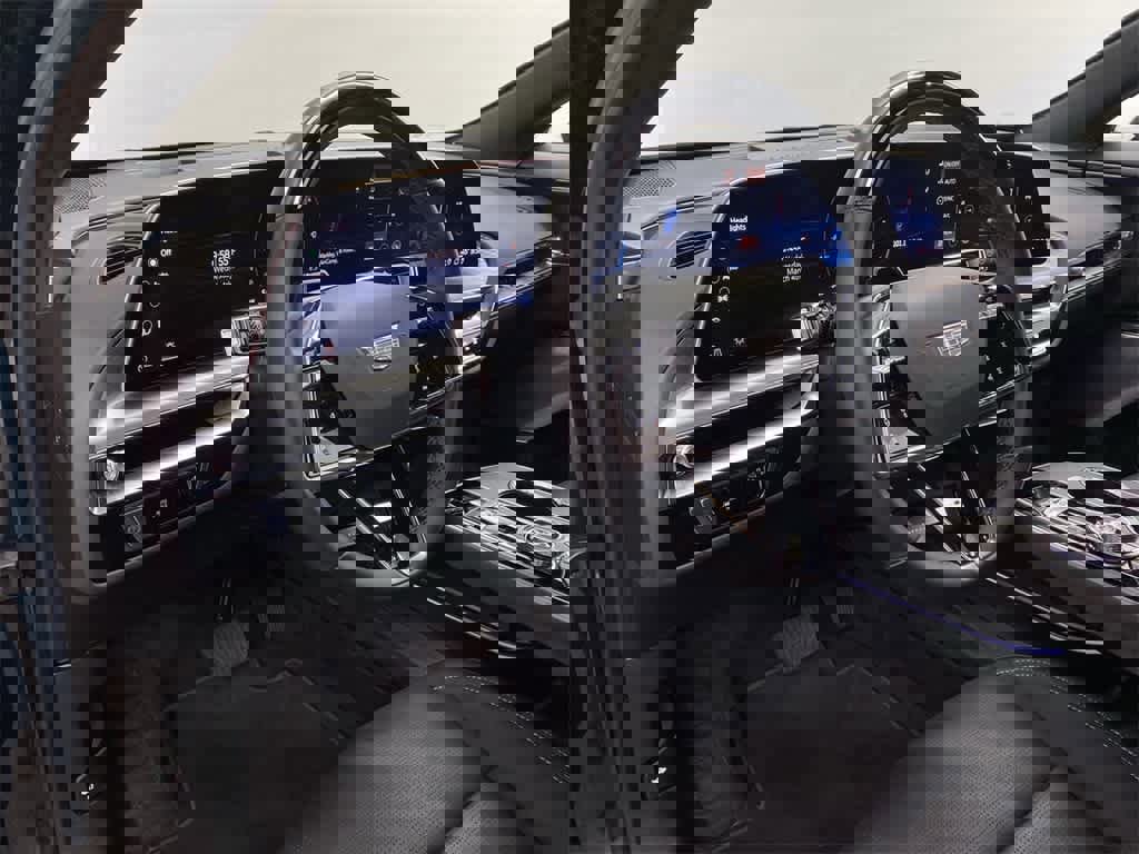 Certified 2025 Cadillac Lyriq Luxury image 2